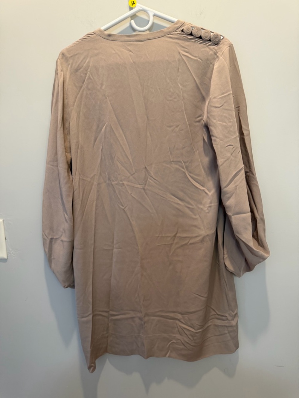 Diane Von Furstenberg Taupe 100% Silk Mini Dress with Embellished Shoulders - Picture 5 of 6